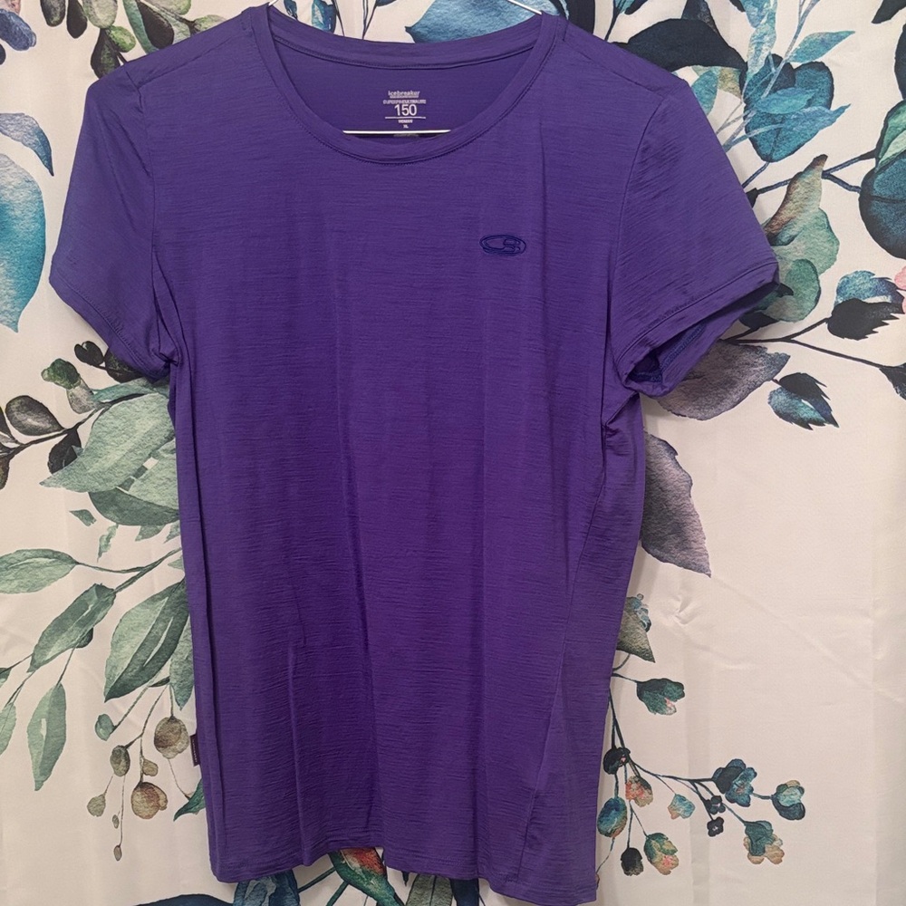 Icebreaker Women's Short Sleeve Tee in Vibrant Purple